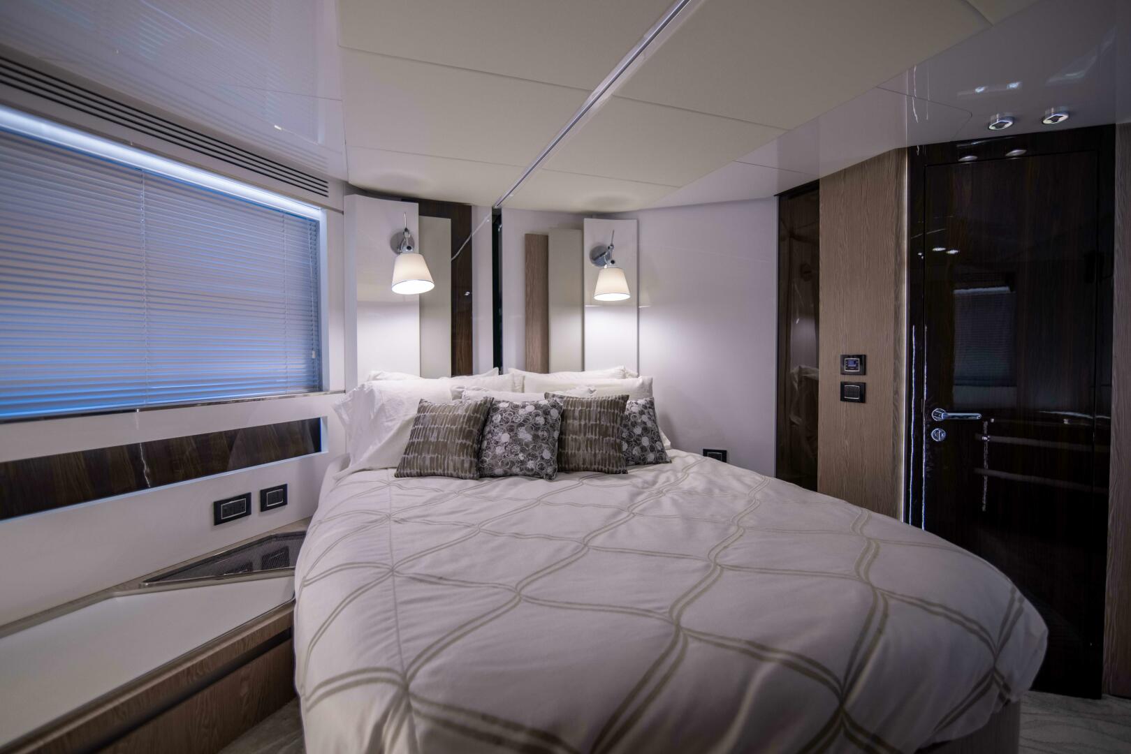 2019 Azimut S7 - Image 25