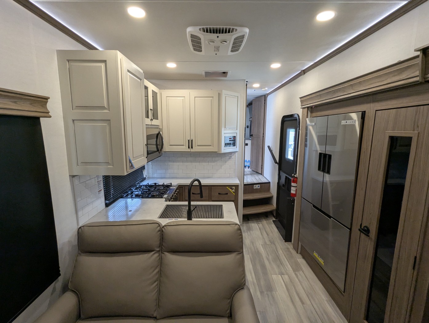 2024 Alliance RV Paradigm 395DS - Image 20