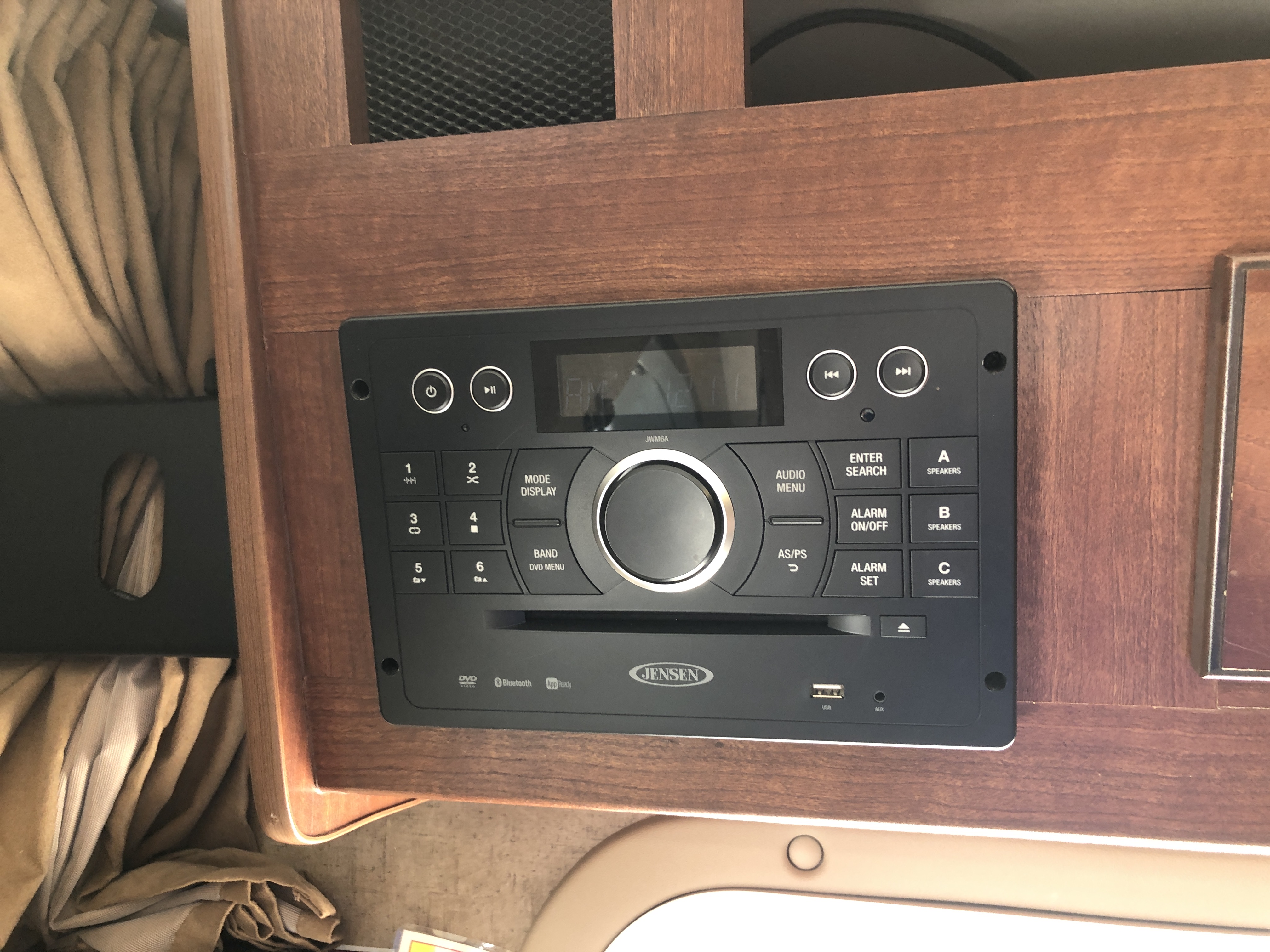 2016 Forest River SUNSEEKER 2400WS - Image 15