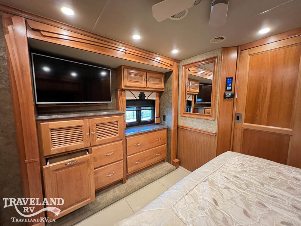 2015 Tiffin Phaeton 42 LH - Image 36