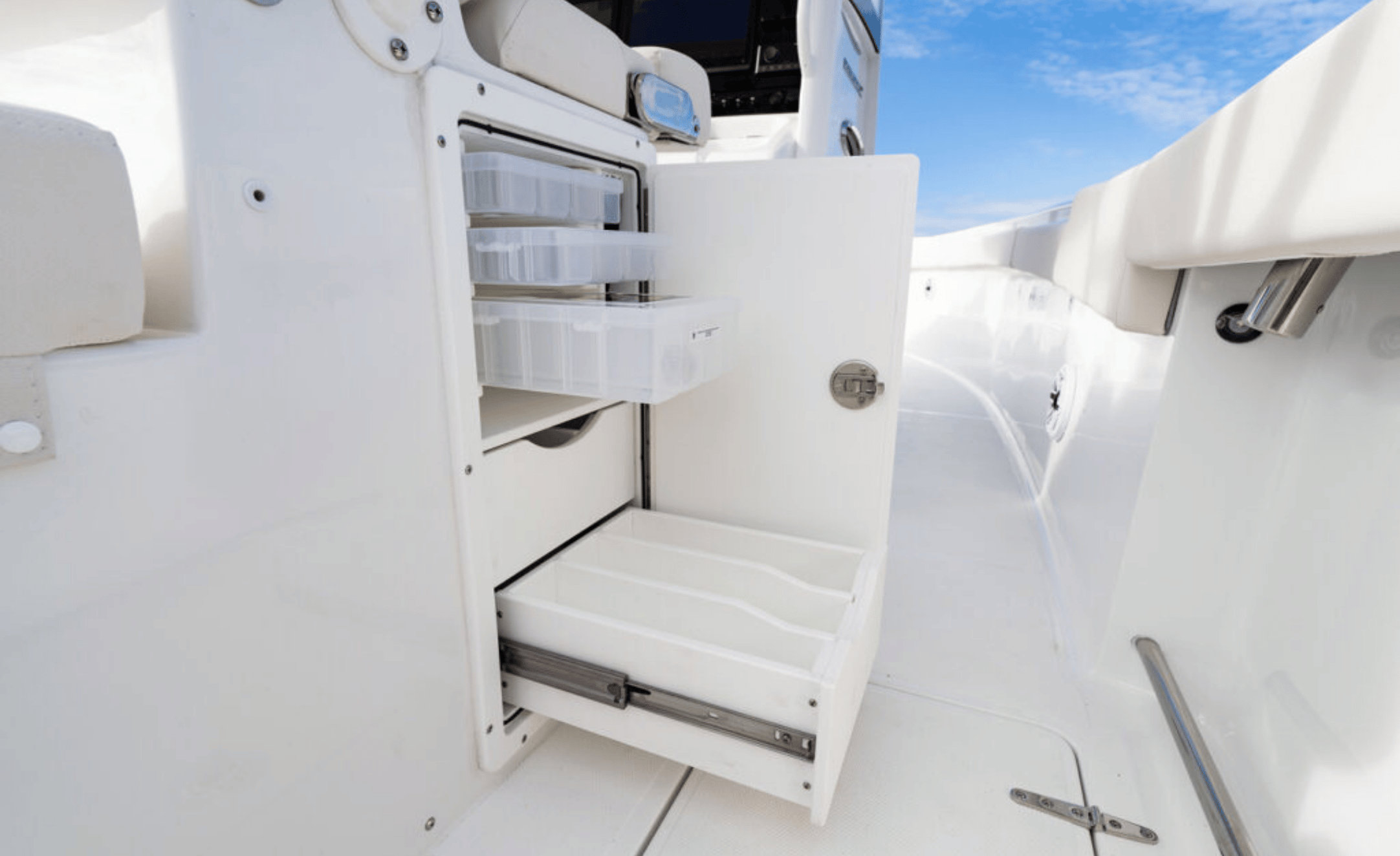 2027 Sea Hunt Ultra 285CB - Image 7