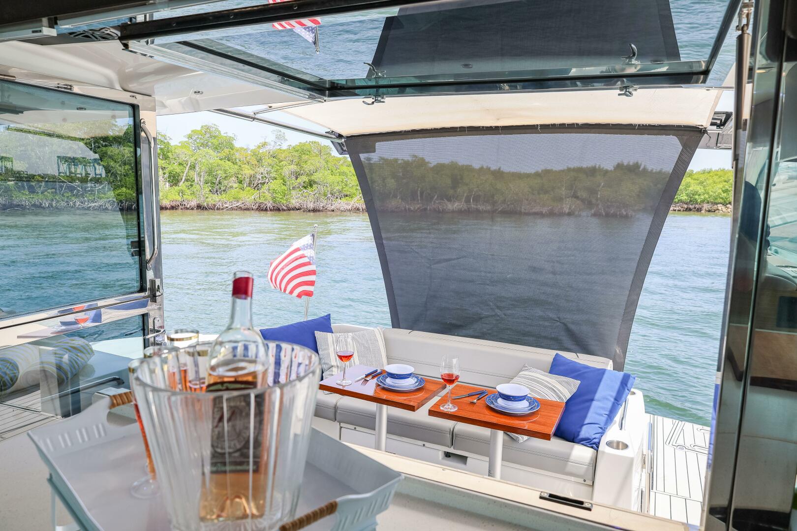 2014 Cruisers Yachts 45 Cantius - Image 29