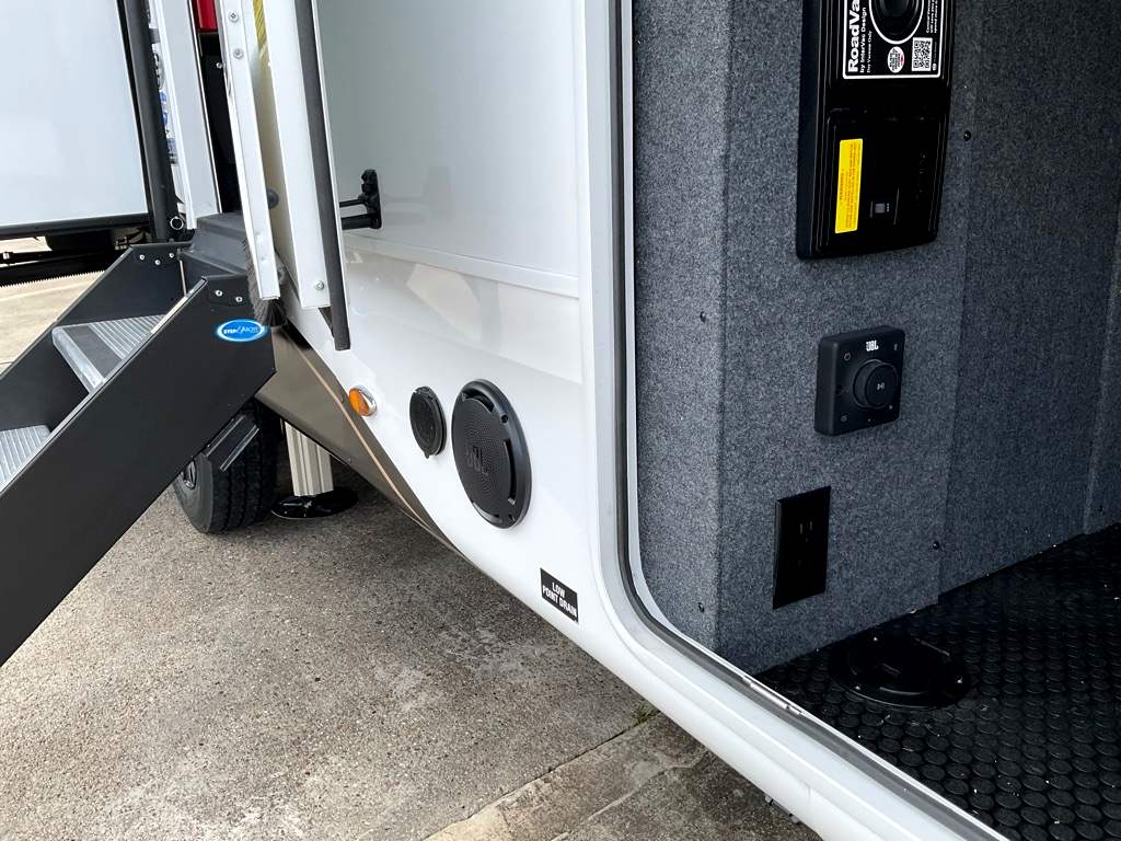 2026 JAYCO PINNACLE 32 RLTS - Image 29