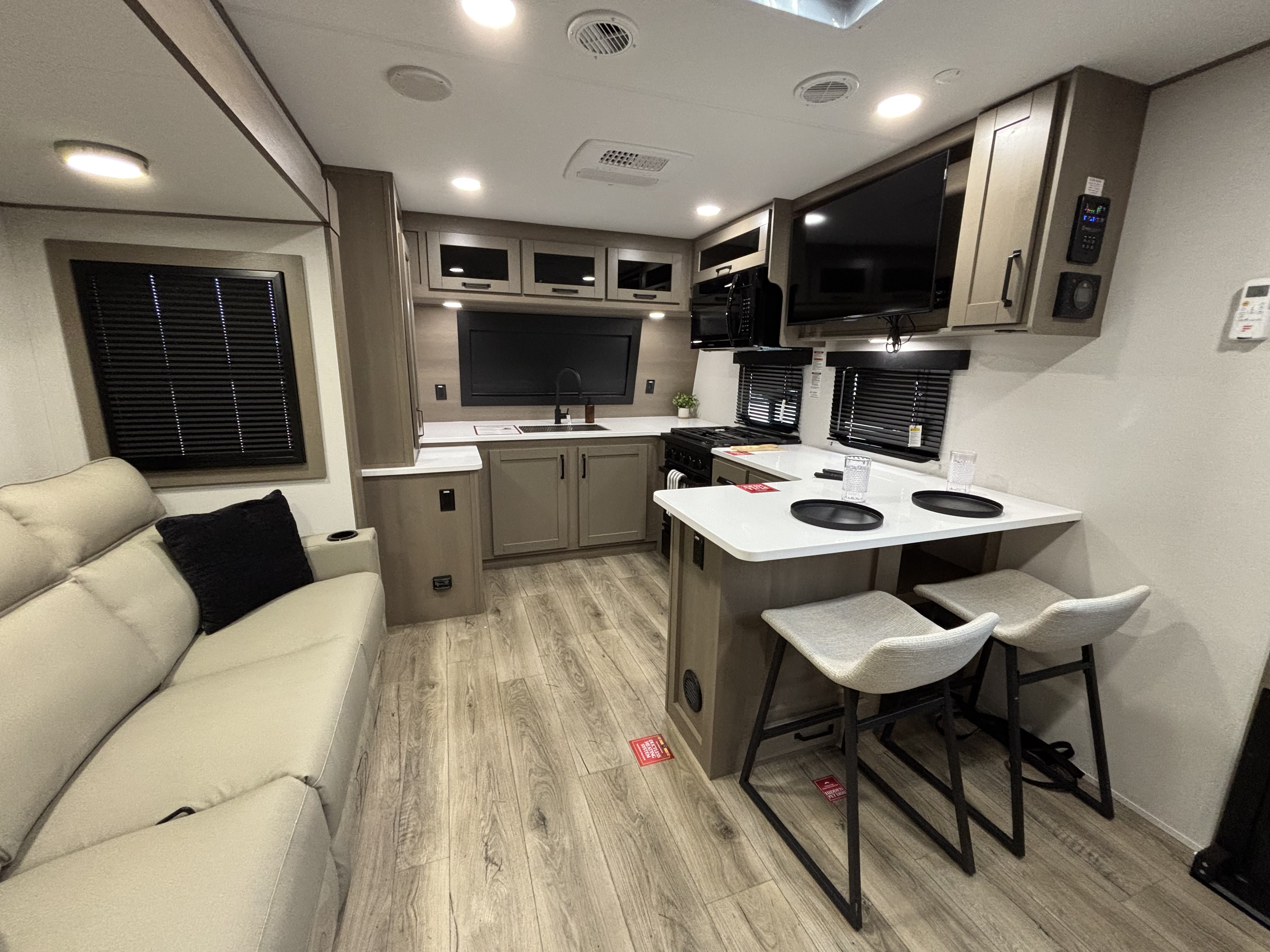 2026 Grand Design Reflection Travel Trailer 322FKTS - Image 11