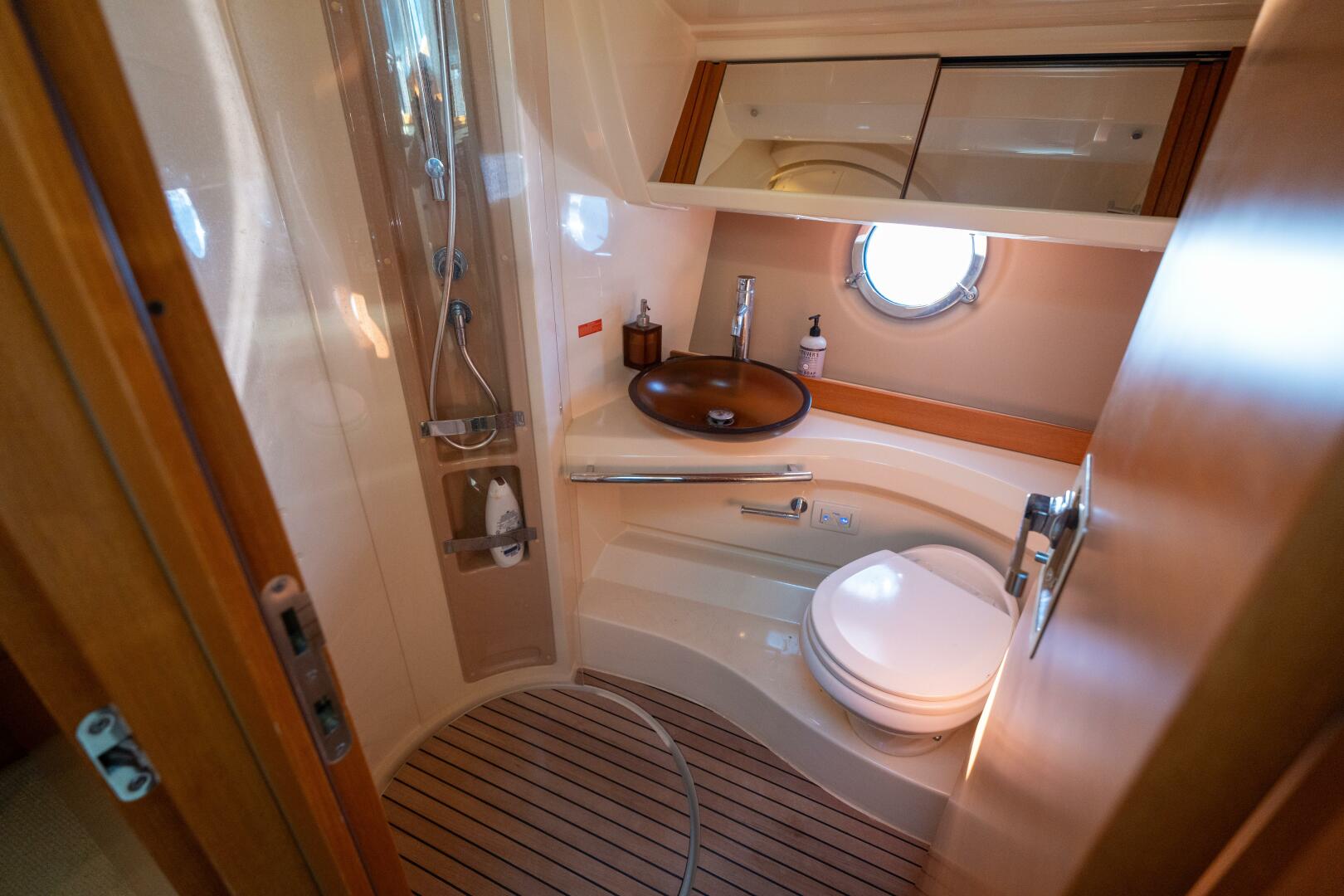 2013 Azimut 40 Flybridge - Image 33