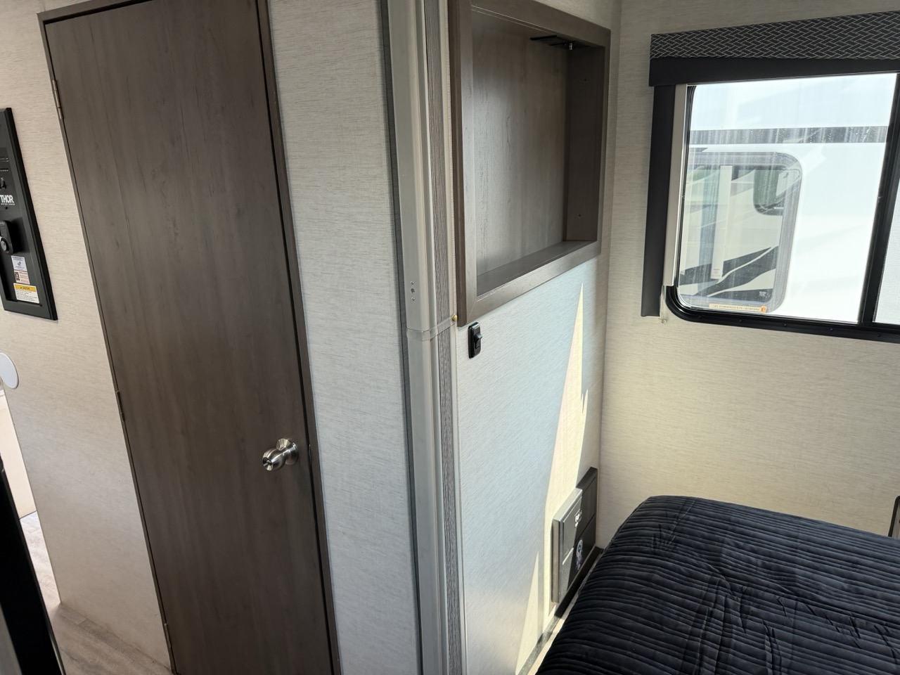 2025 Thor Motor Coach Four Winds 28Z - Image 13
