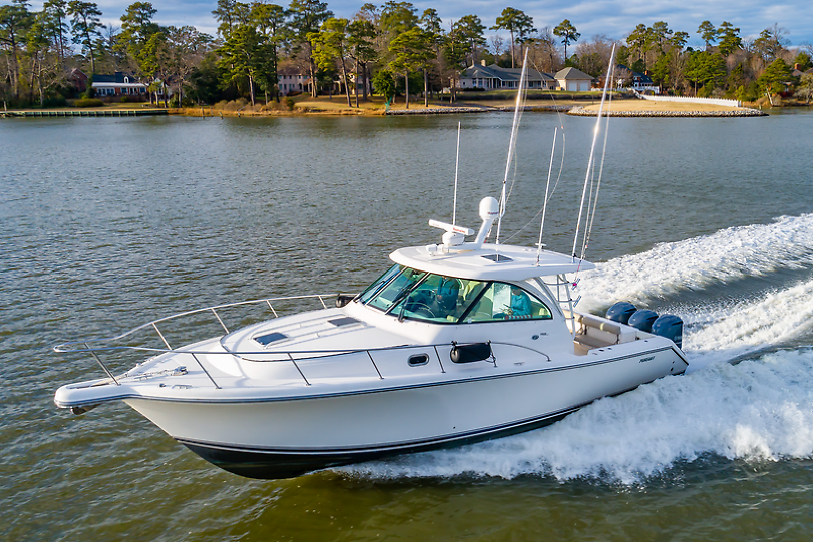 2015 PURSUIT 385 OS Base - Image 1