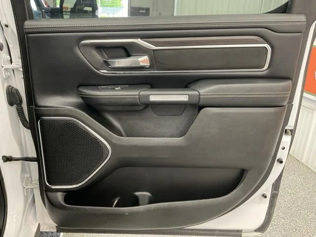 2025 Ram 1500 Laramie 4x4 Crew Cab 5'7" Box - Image 23