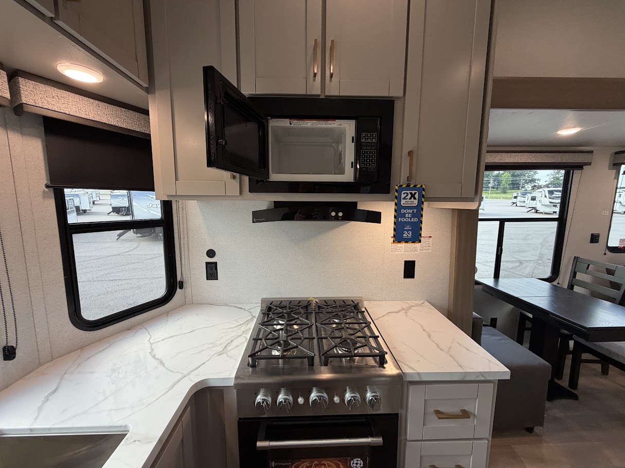 2027 JAYCO JAY FLIGHT BUNGALOW 404LOFT - Image 32