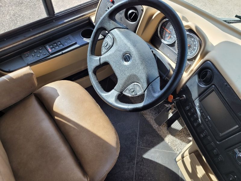 2015 Newmar Ventana LE 3849 - Image 3