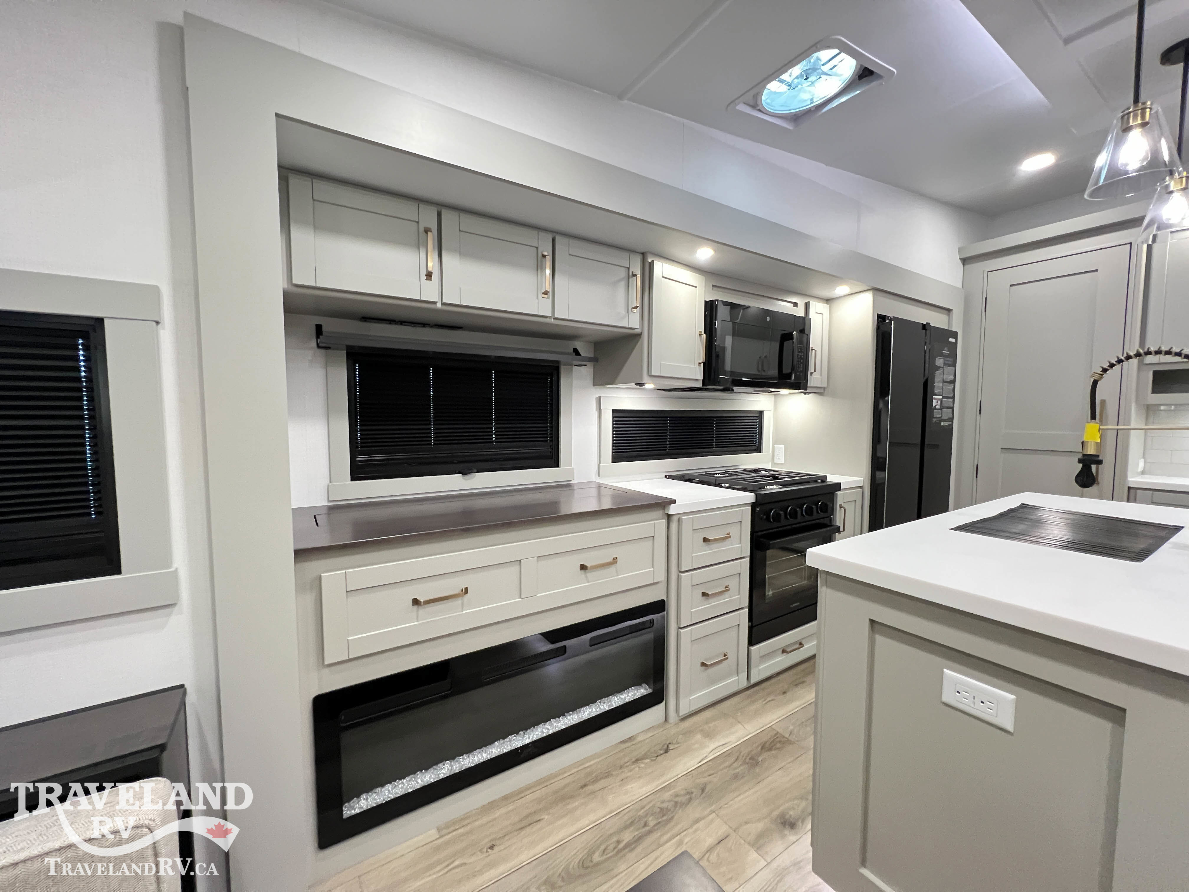 2026 Brinkley RV Model Z 3610 - Image 18