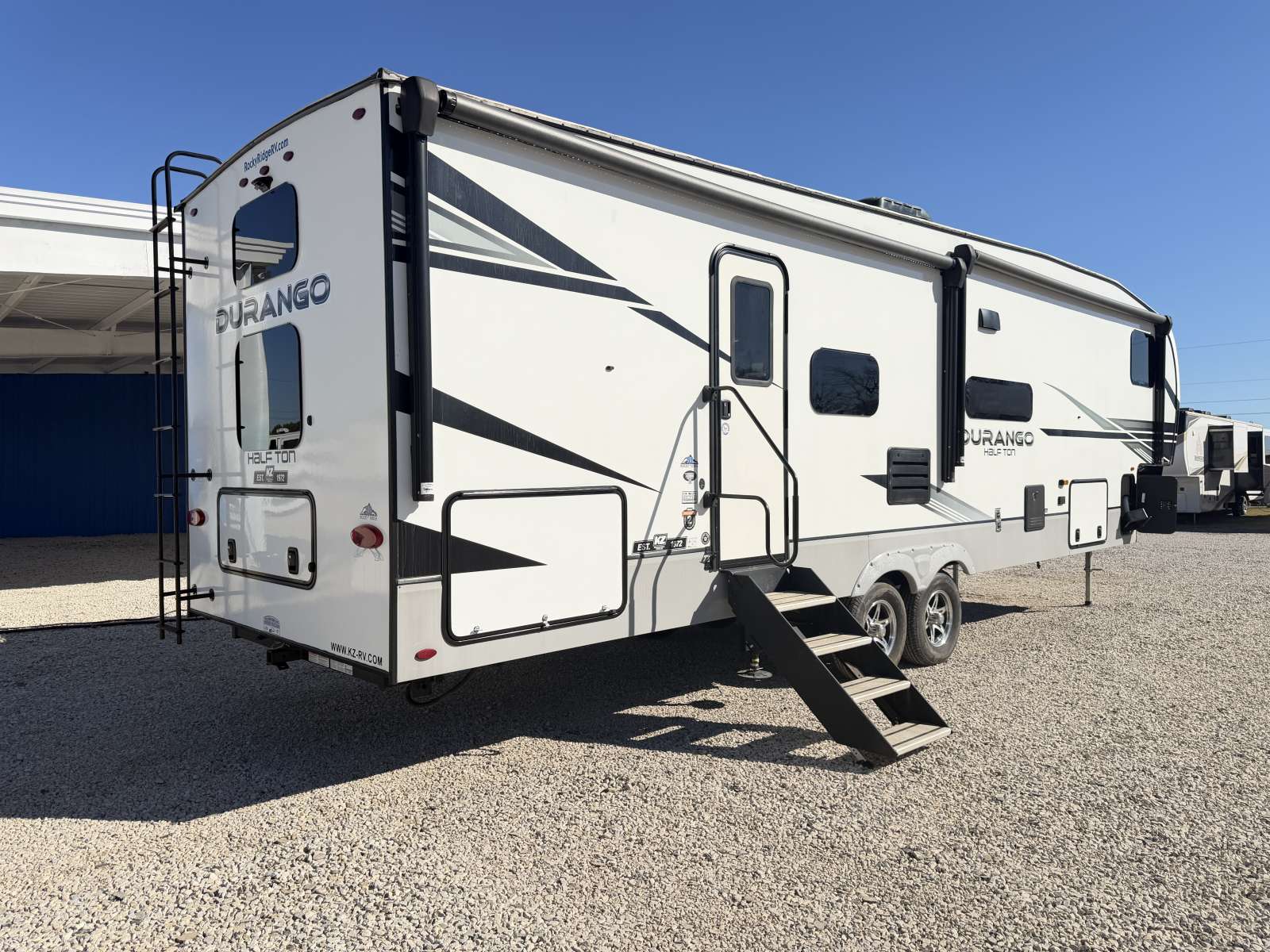 2023 KZ RV Durango Half-Ton D274BHD - Image 7