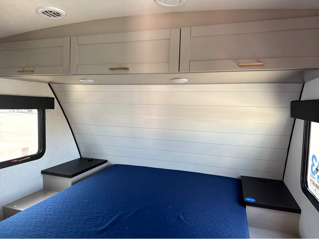 2027 JAYCO JAY FEATHER 29QBH - Image 21