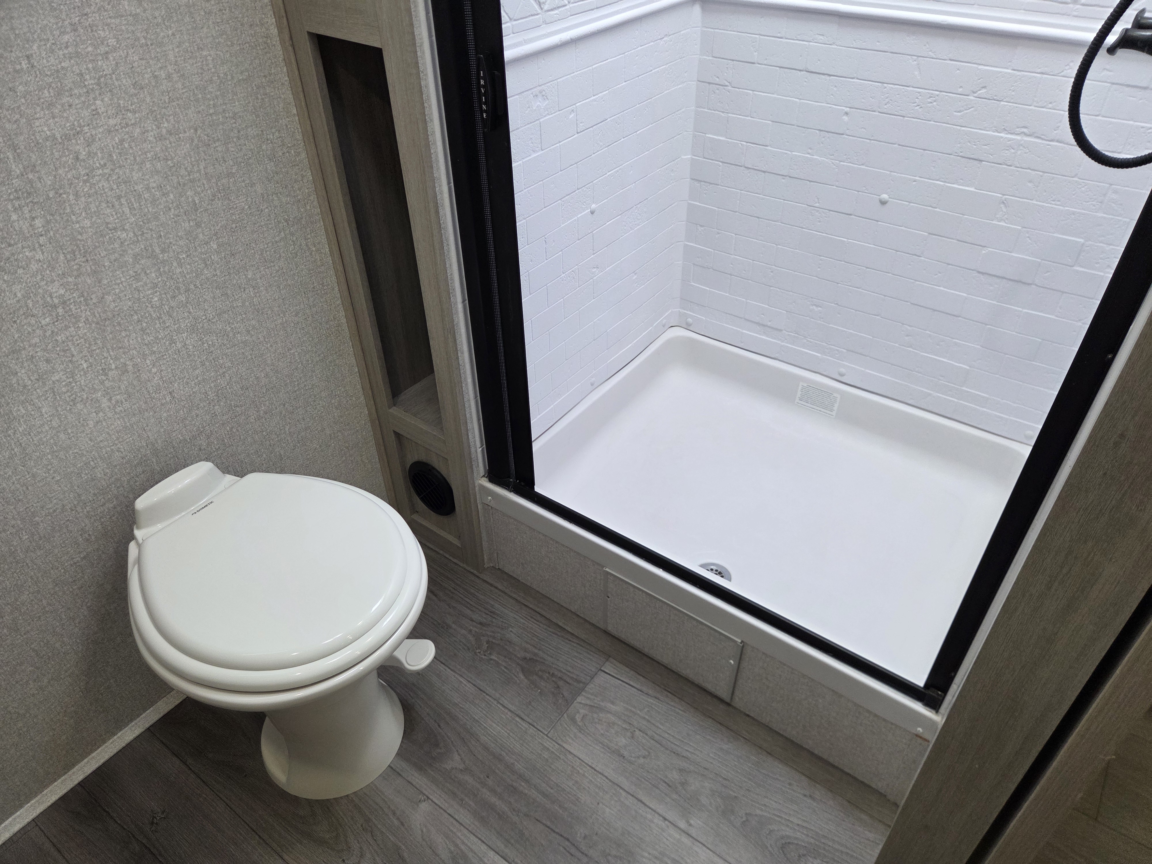 2024 East to West Alta 2600RB - Image 18