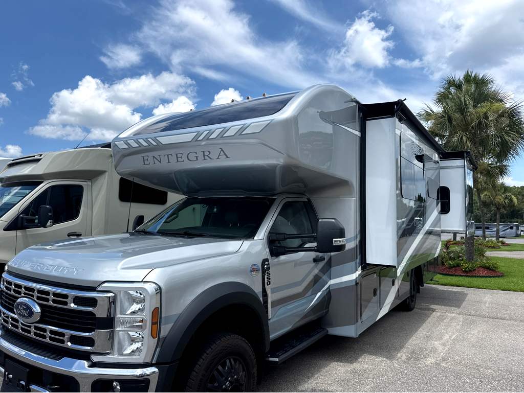 2027 ENTEGRA COACH ESTEEM XL 32U - Image 2