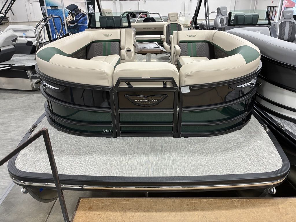 2026 Bennington 24MCSB Carbon Fiber Arch Tritoon Pontoon - Image 23
