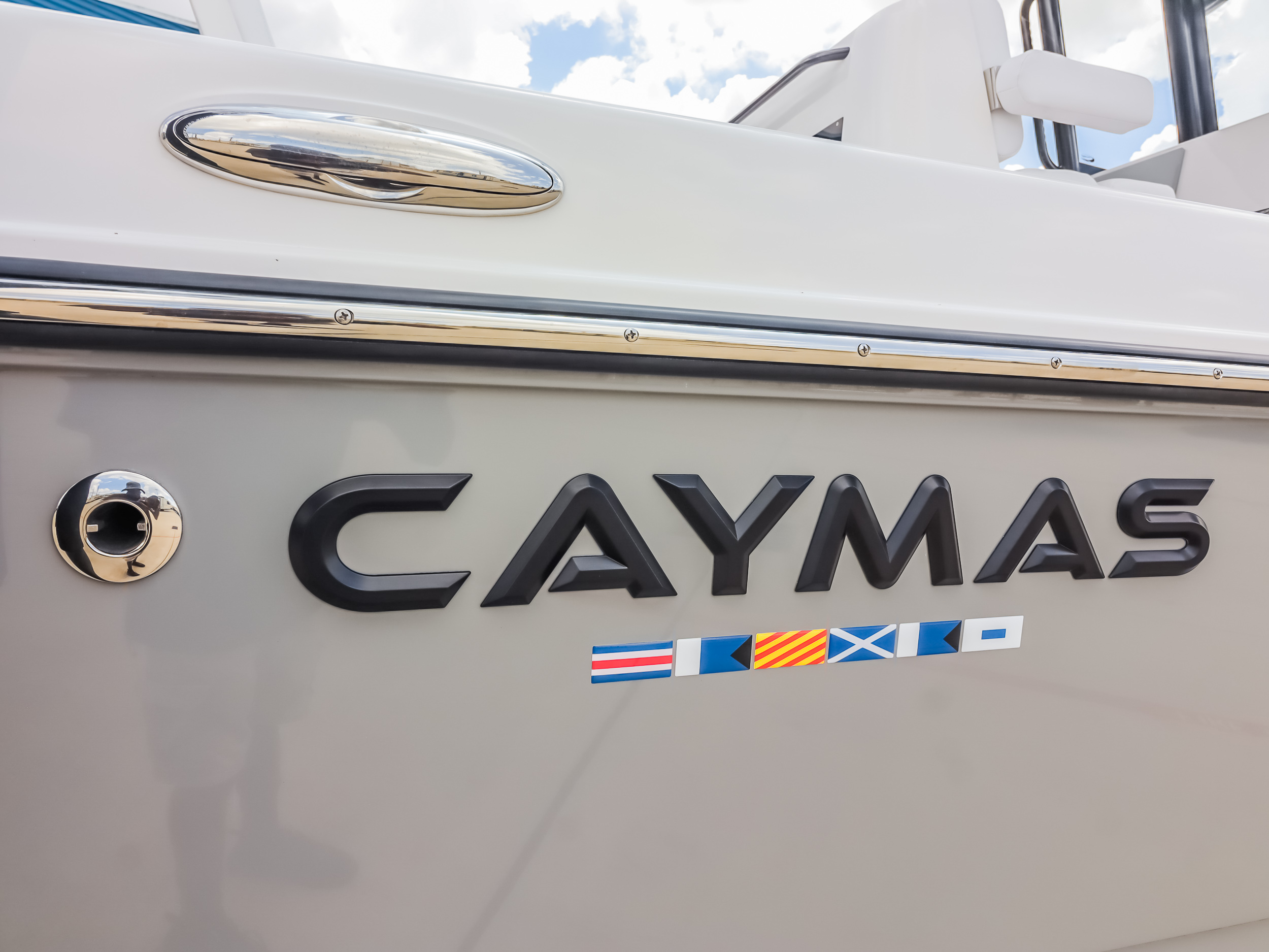2026 Caymas 24 HB - Image 18