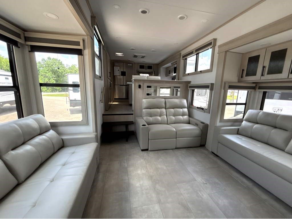 2026 GRAND DESIGN SOLITUDE 390RK - Image 6