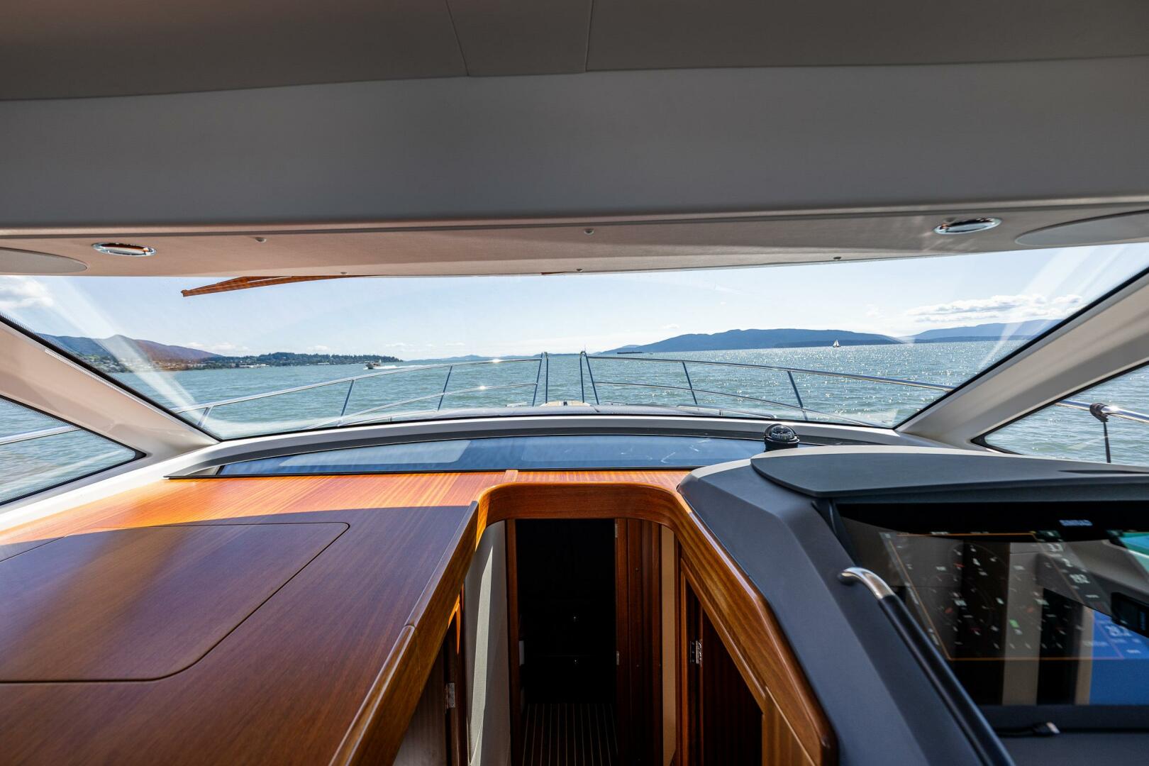 2021 Nimbus 405 Coupe - Image 28