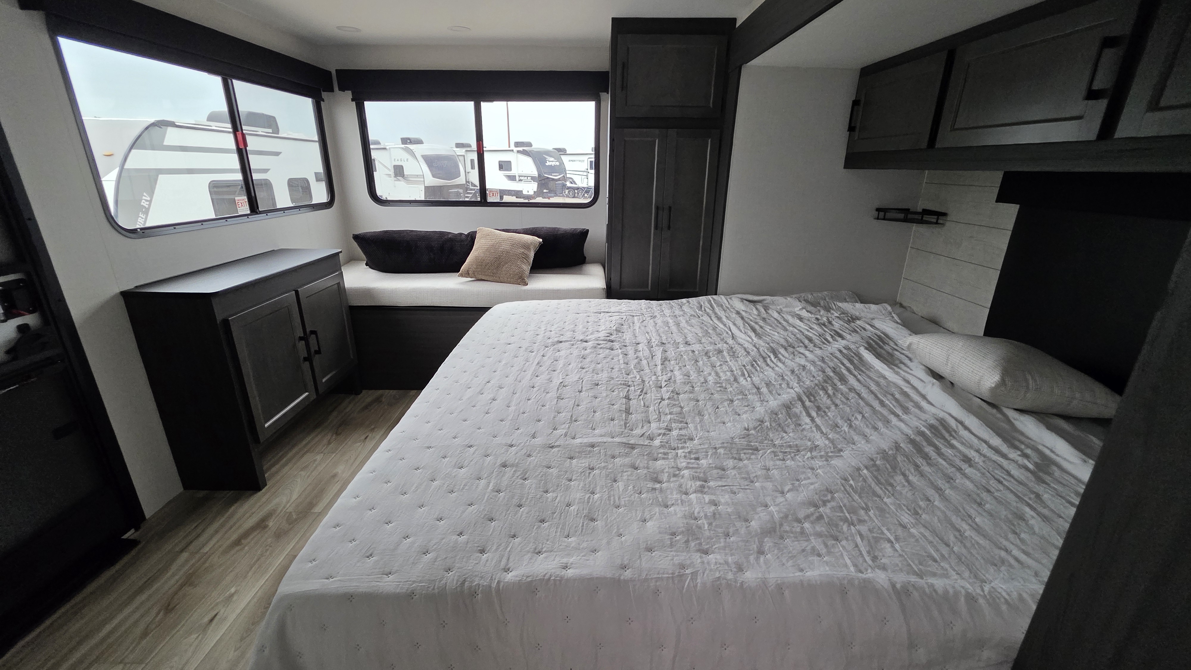 2027 VENTURE RV STRATUS 262VFK - Image 27
