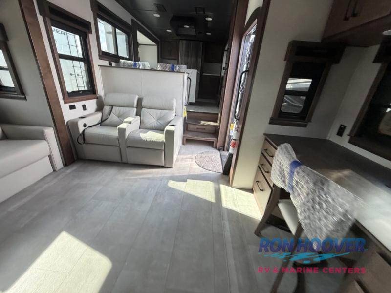 2025 FOREST RIVER 421FK - Image 43