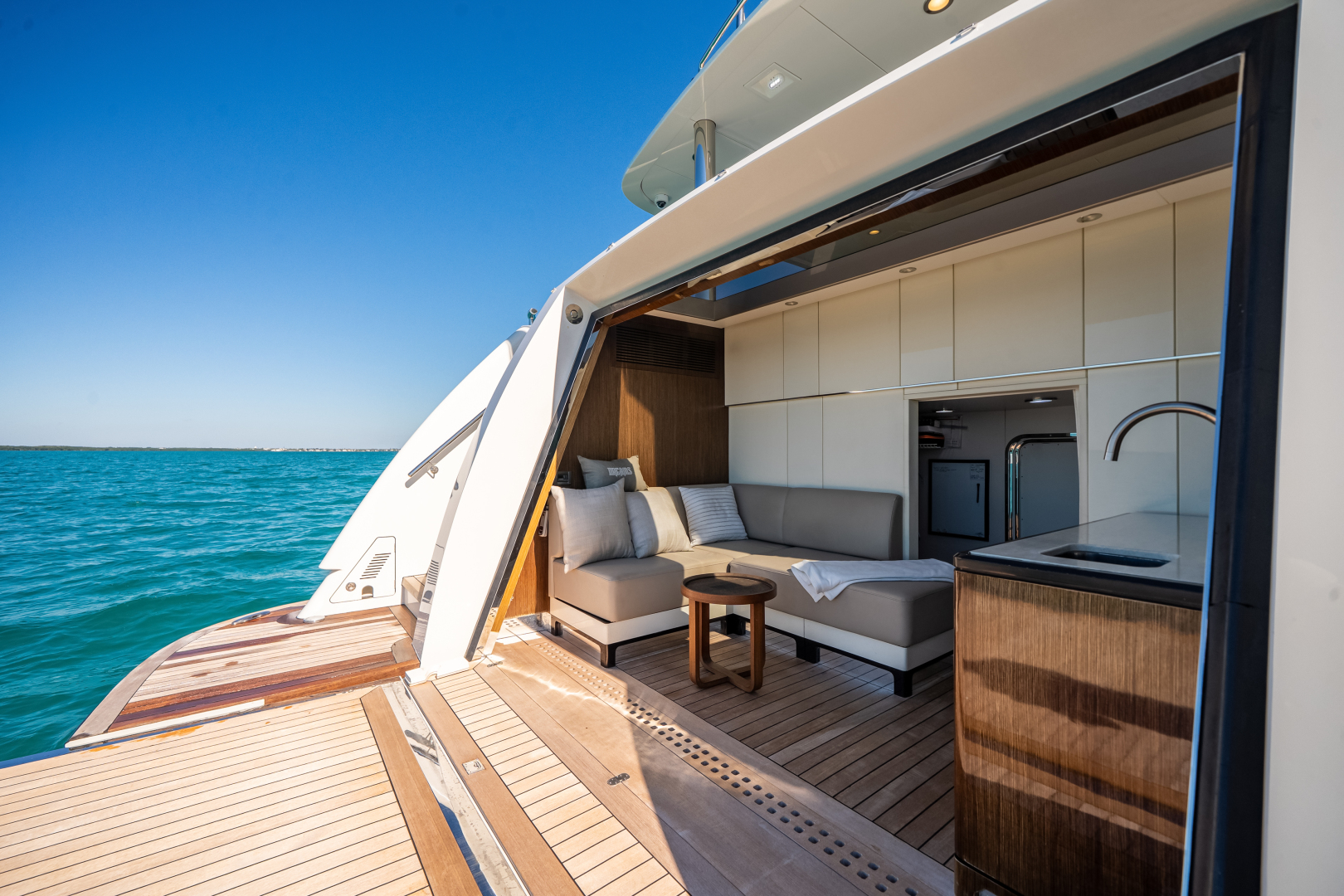 2022 Ocean Alexander 37L - Image 15