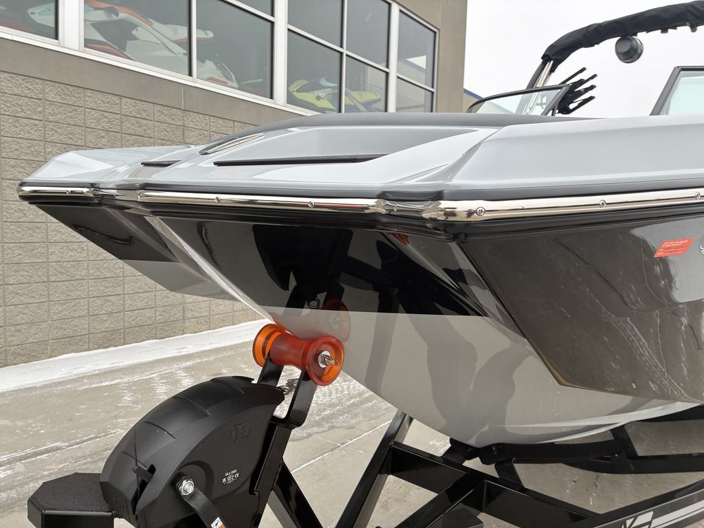 2026 MasterCraft XT24 - Image 7
