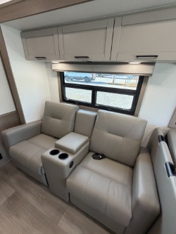 2027 JAYCO GREYHAWK 30Z - Image 11
