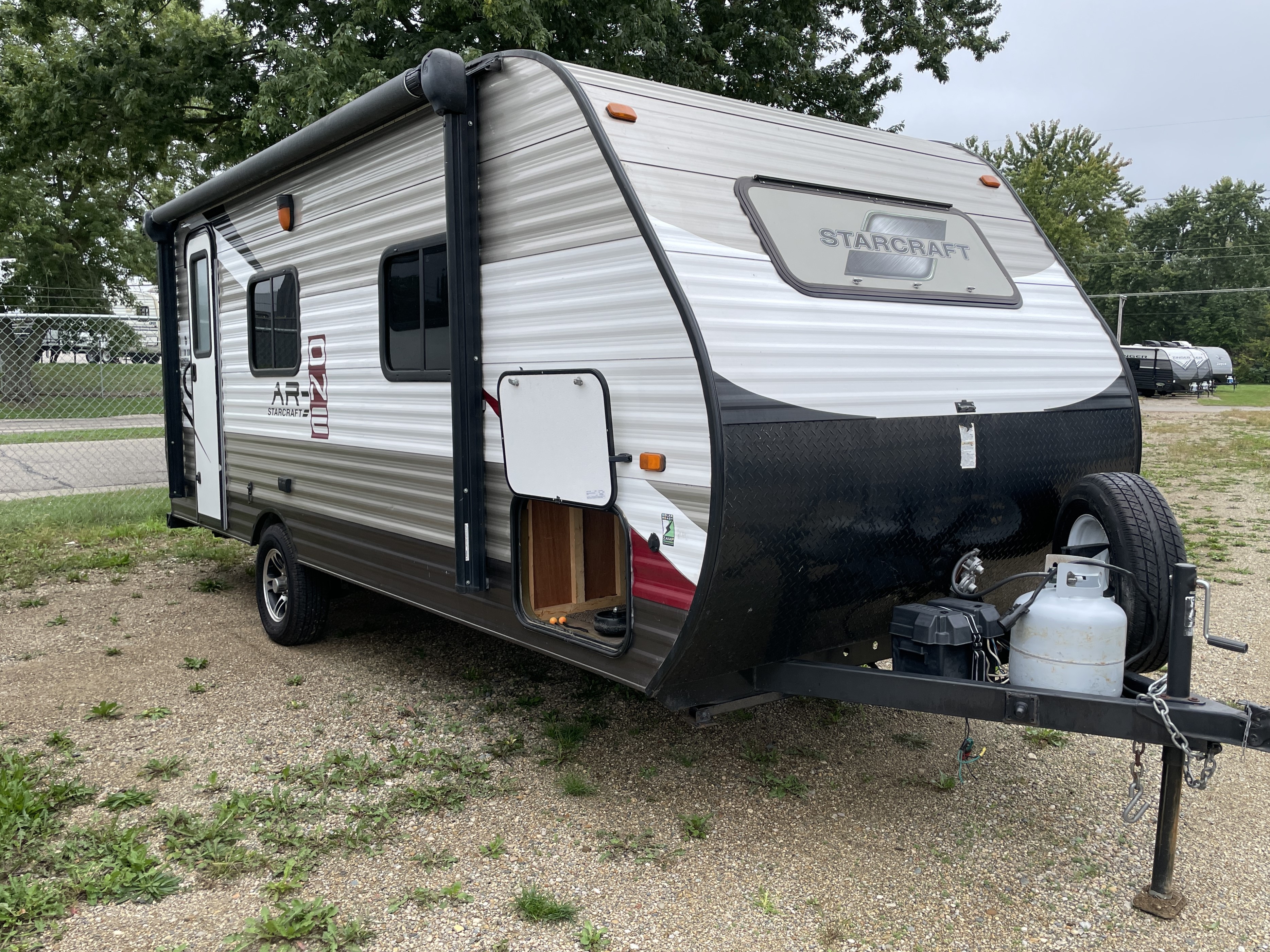 2016 Starcraft AR-ONE 18QB - Image 1