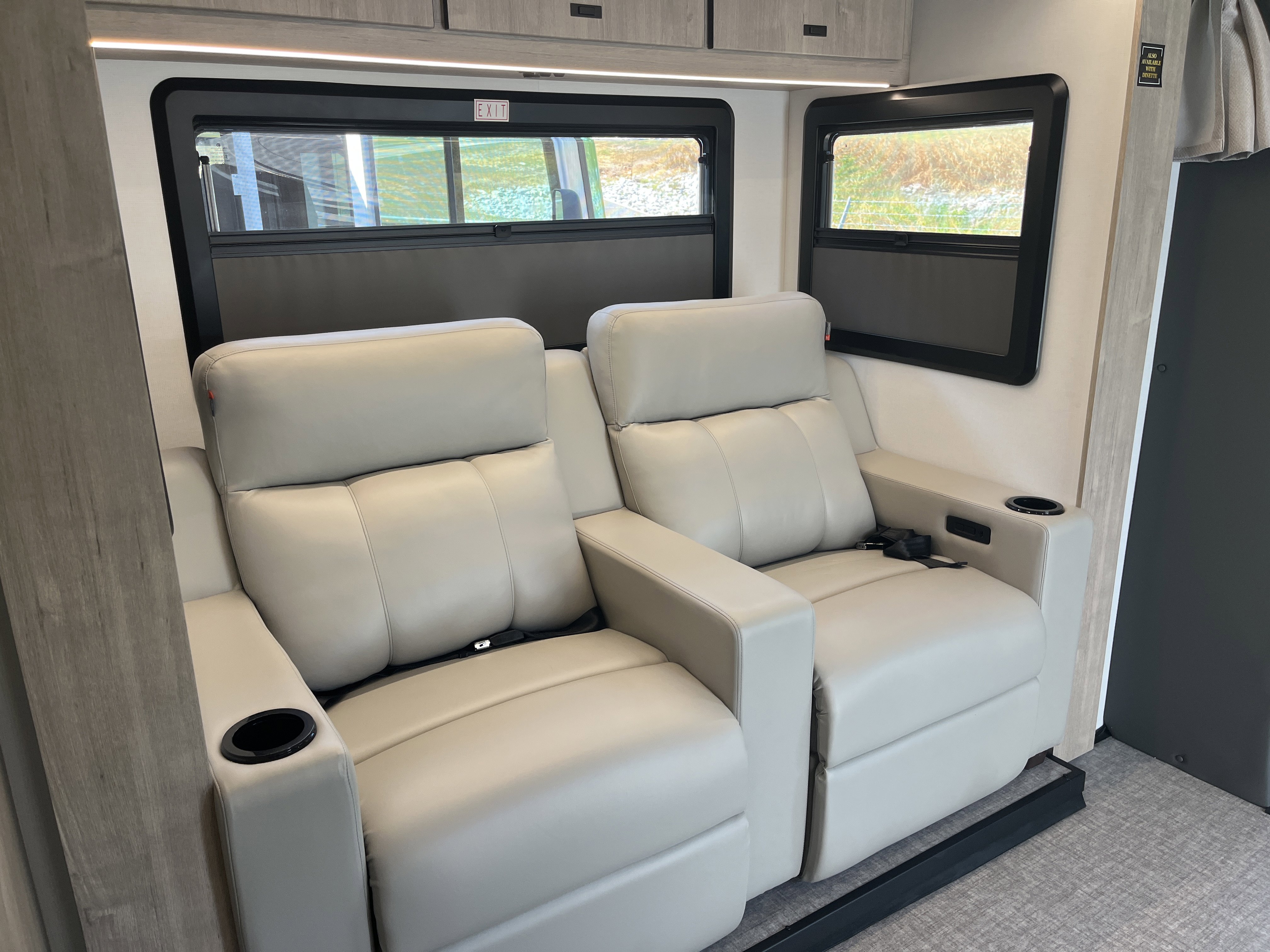 2026 Grand Design Lineage Series M 25TK - Image 26
