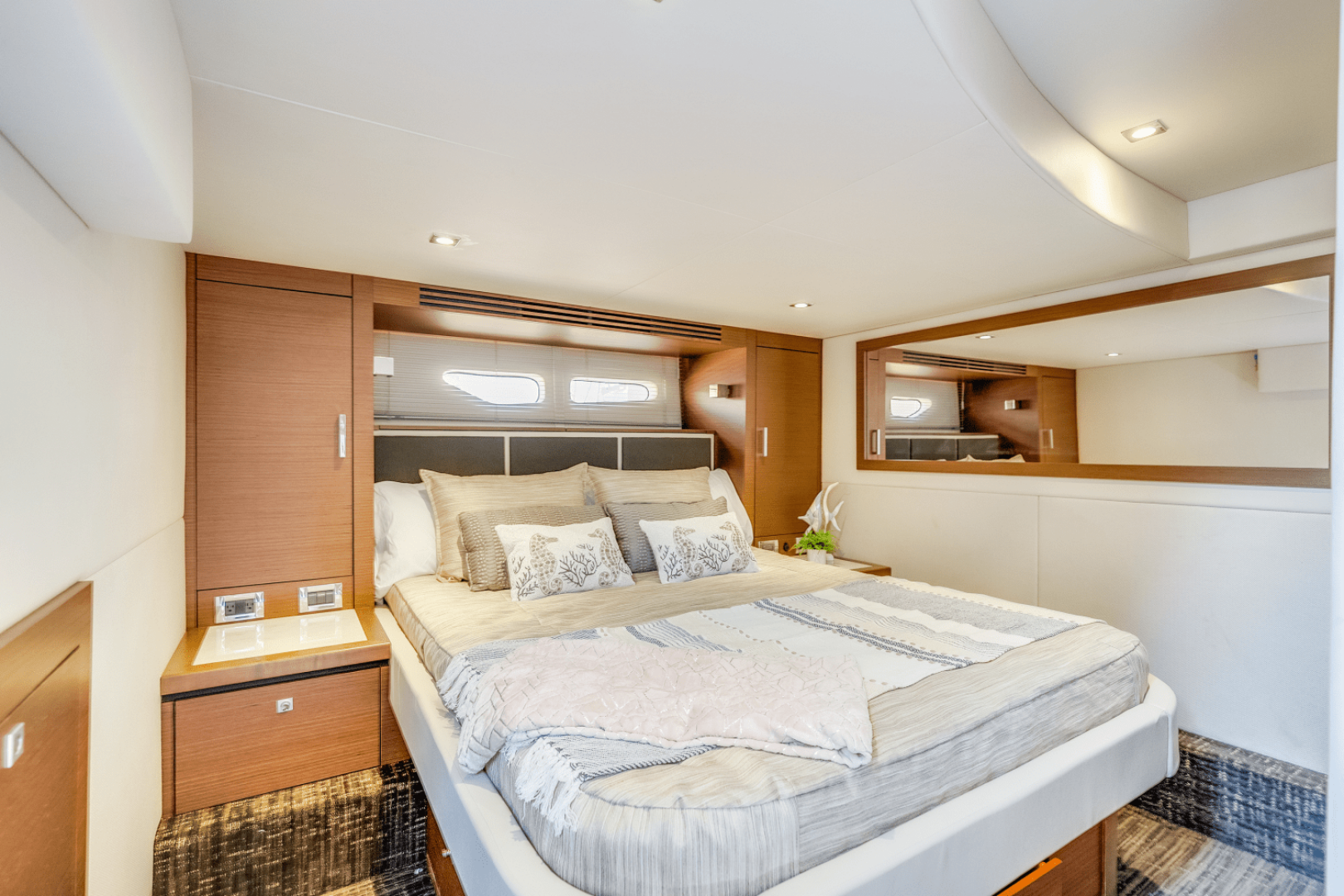 2013 Sea Ray 510 SUNDANCER - Image 33