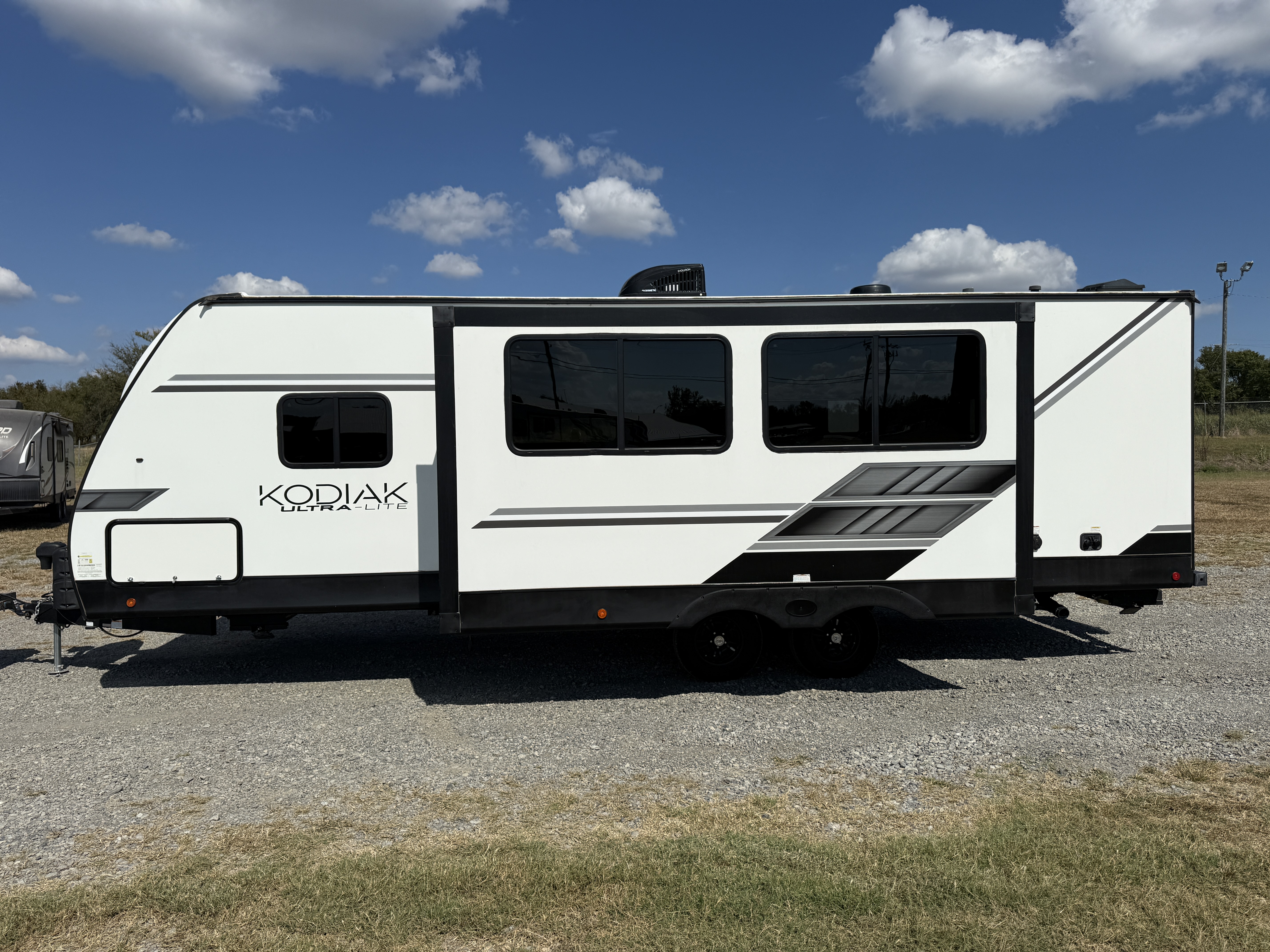 2022 Dutchmen Kodiak Ultra-Lite Ultra-Lite 261RBSL - Image 3