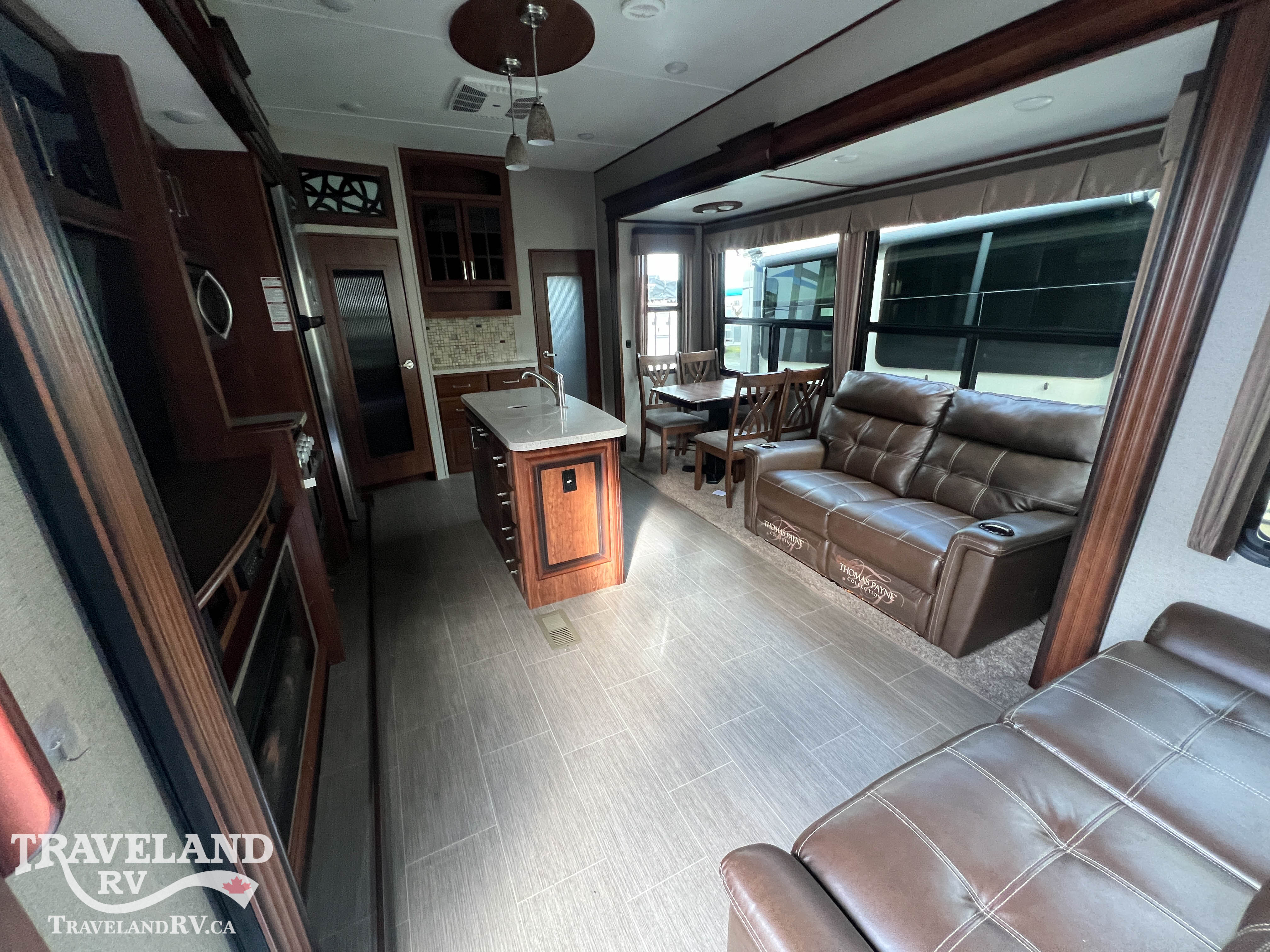 2019 Keystone Avalanche 385BG - Image 7