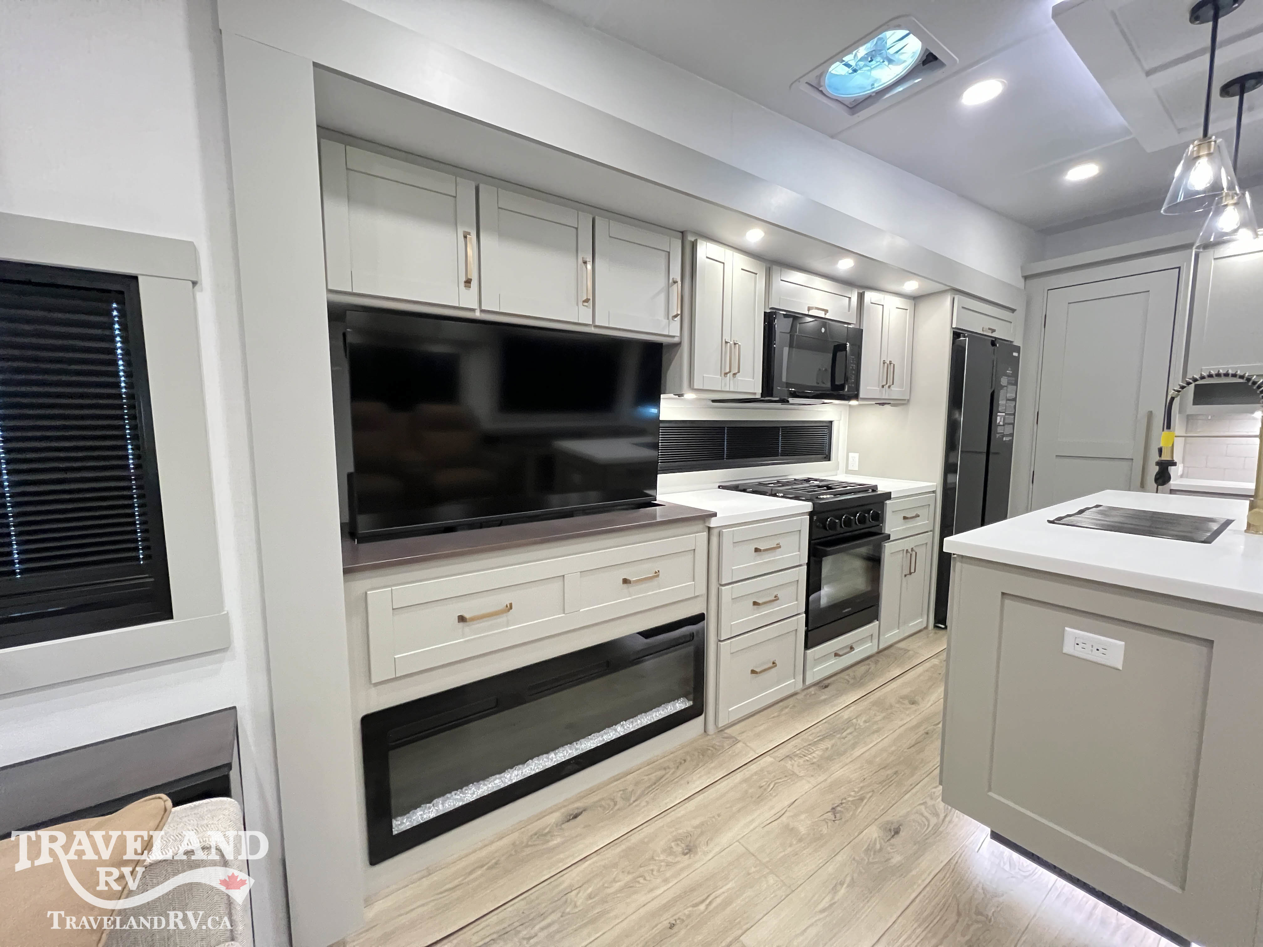 2026 Brinkley RV Model Z 3600 - Image 12