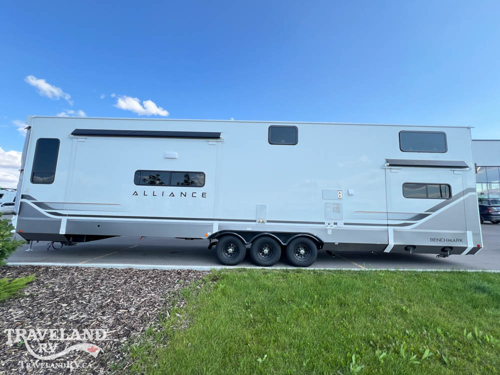 2027 Alliance RV Benchmark 42LFT - Image 7