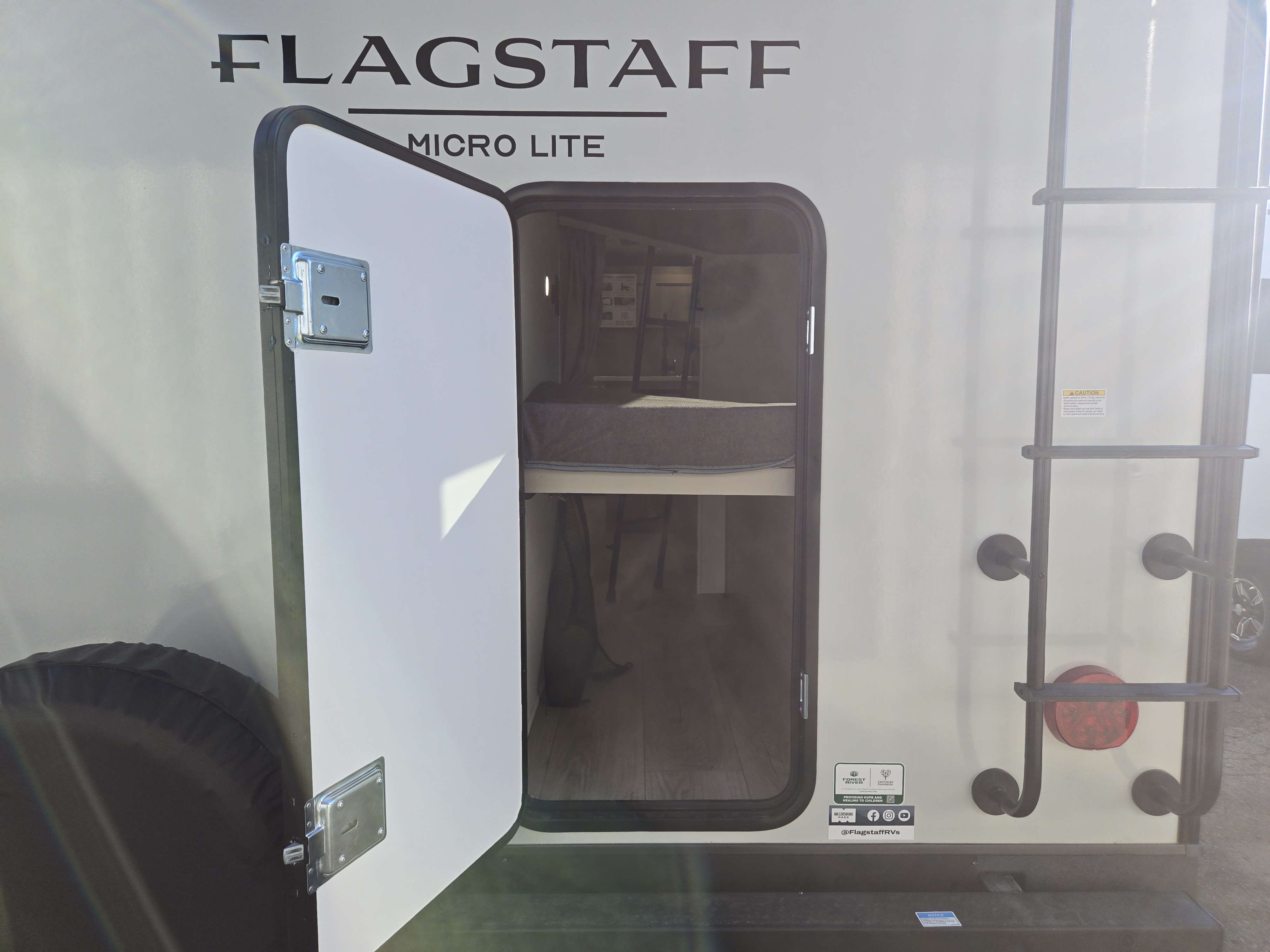 2026 Forest River Flagstaff Micro Lite 25BRDS - Image 9