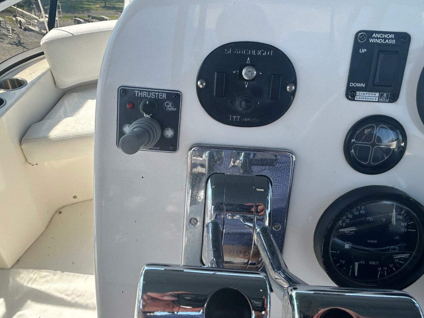 2000 Silverton 352 Motor Yacht - Image 15