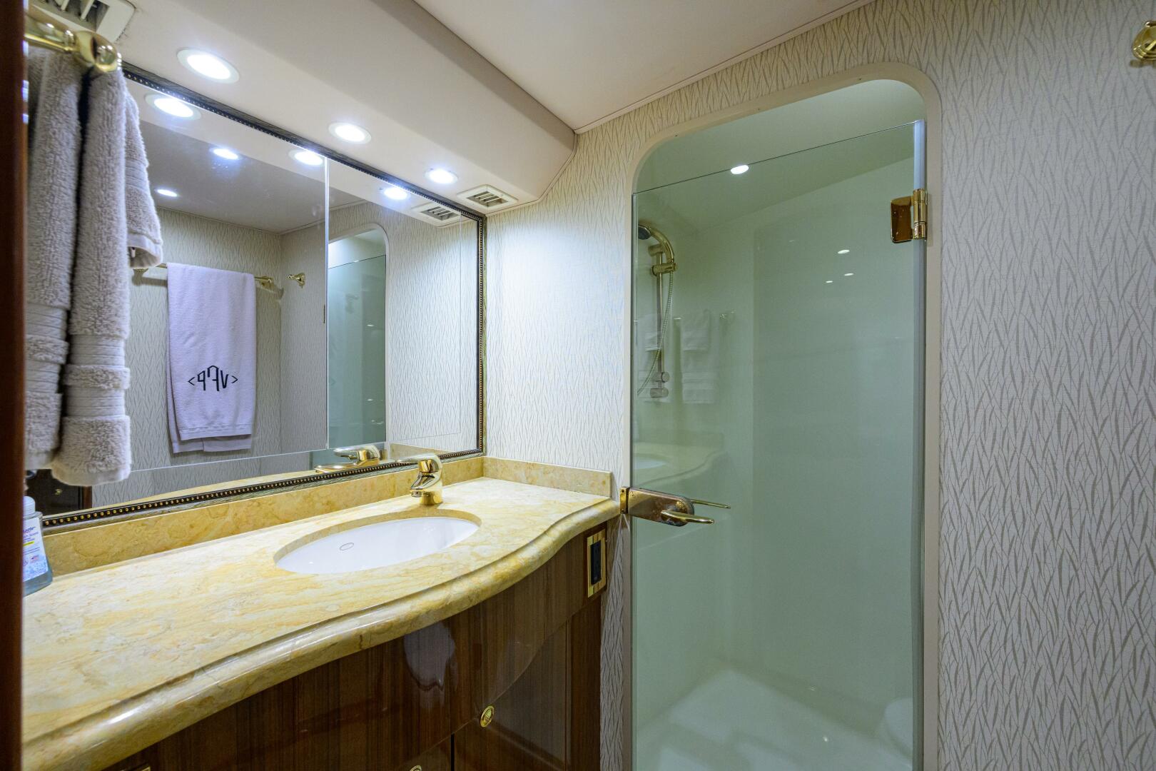 2007 Viking 64 Convertible - Image 25