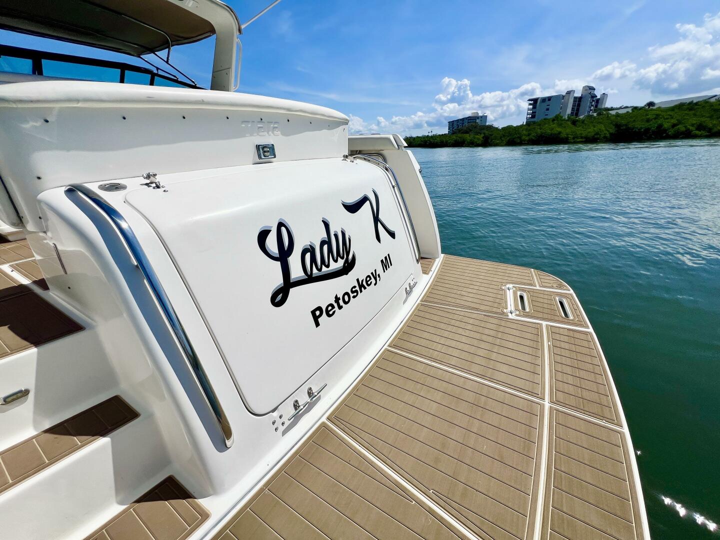 1998 Tiara Yachts 3500 Express - Image 6