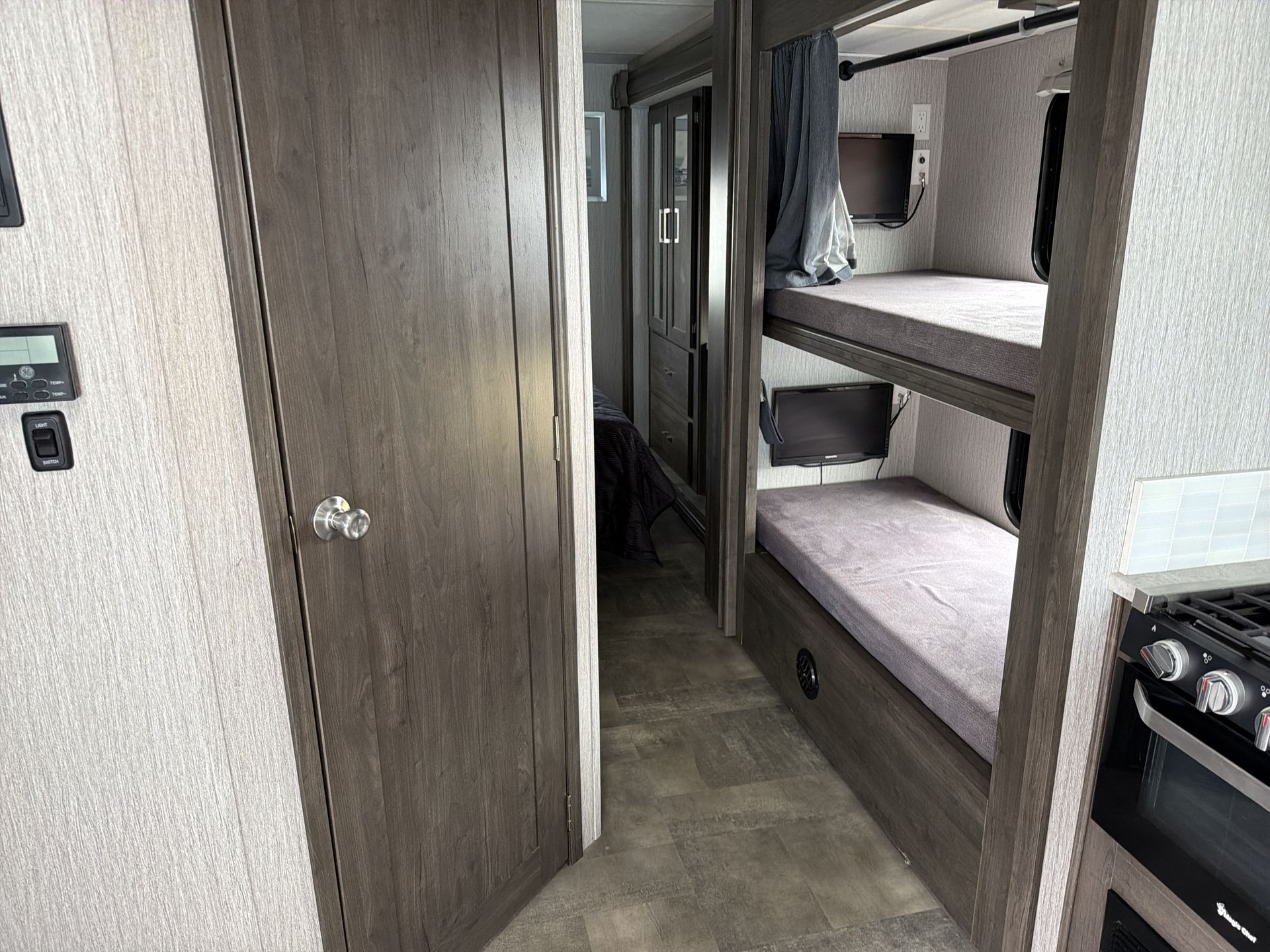 2023 Coachmen Pursuit 31BH - Image 18