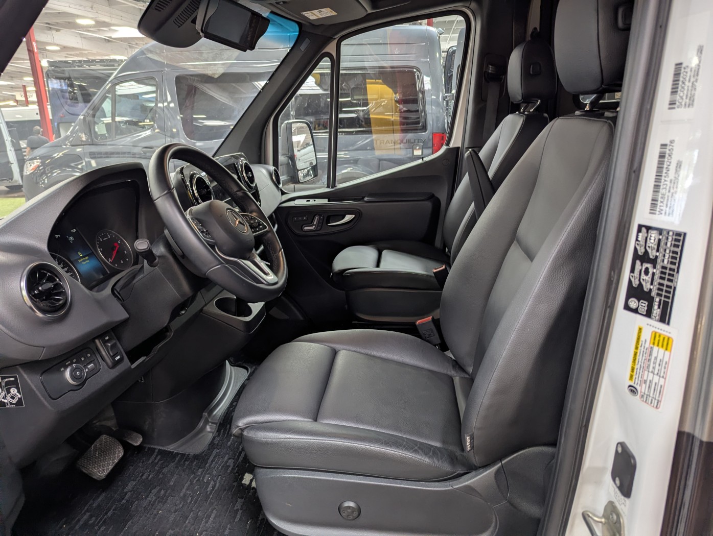 2024 Dynamax Corp Isata 3 Series 24FW - Image 4