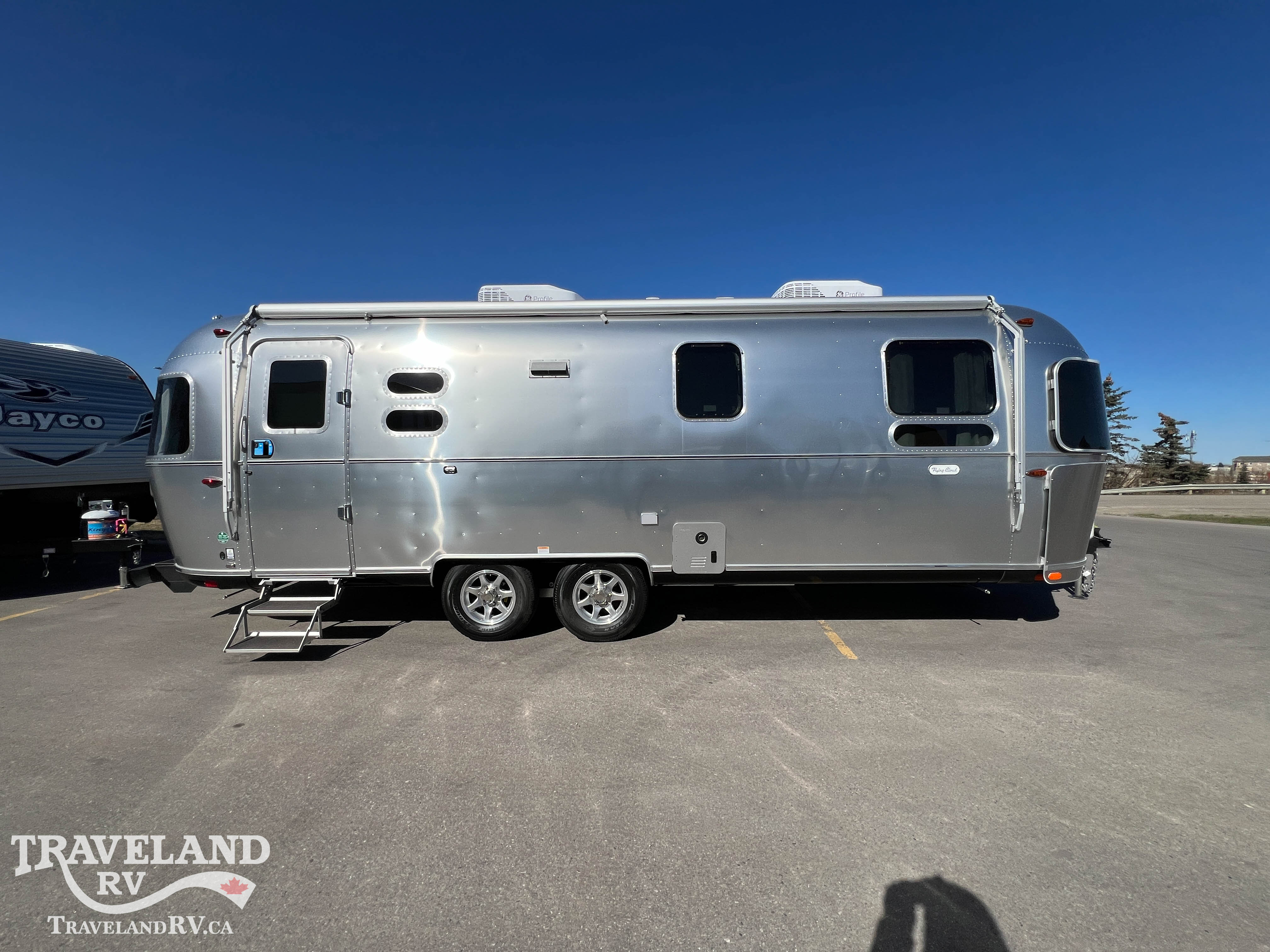 2026 Airstream Flying Cloud 27FB - Image 8