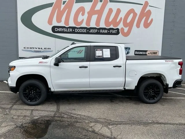 2022 Chevrolet Silverado 1500 Crew Cab Custom Trail Boss 4WD - Image 3