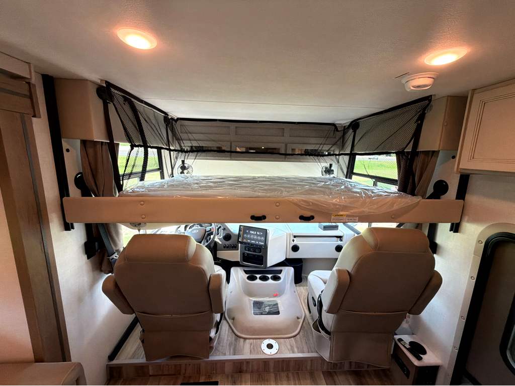 2027 THOR MOTOR COACH HURRICANE 36H - Image 26