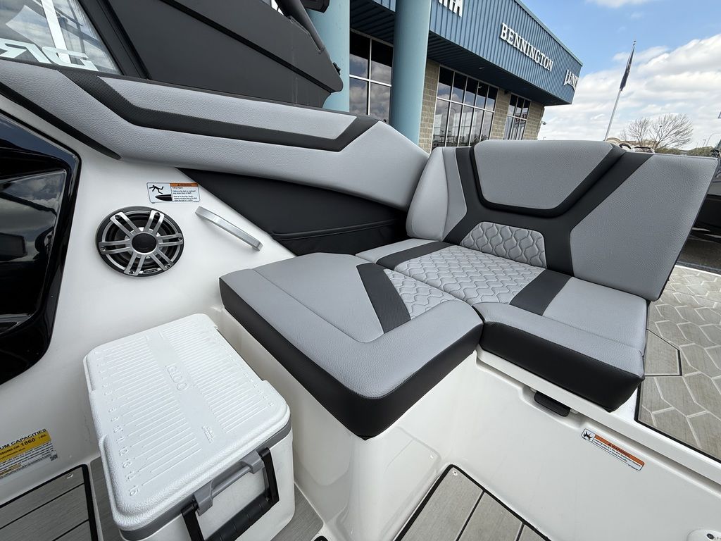 2026 Yamaha Boats 222XD - Image 17