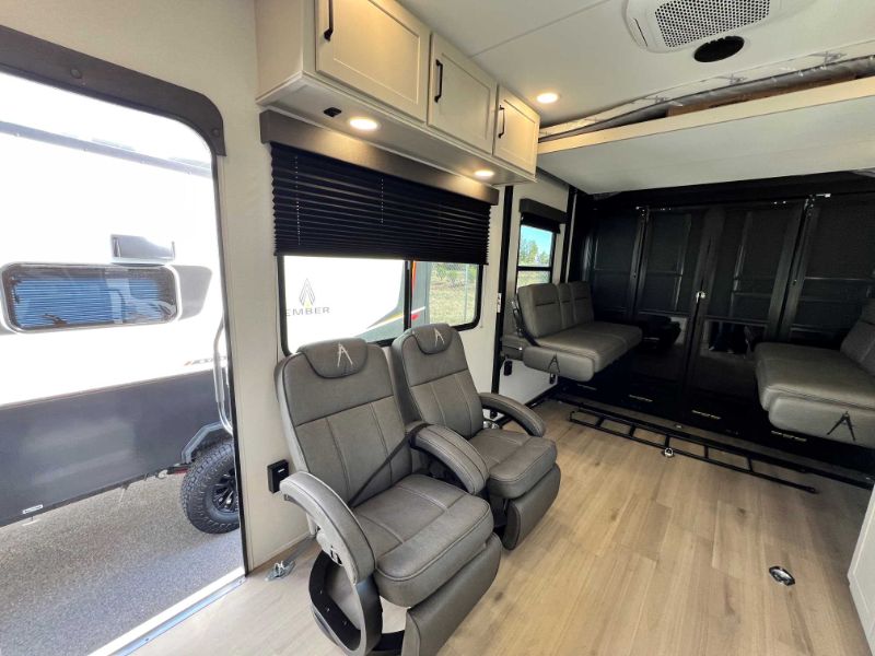 2026 Grand Design Momentum G-Class 21G - Image 6