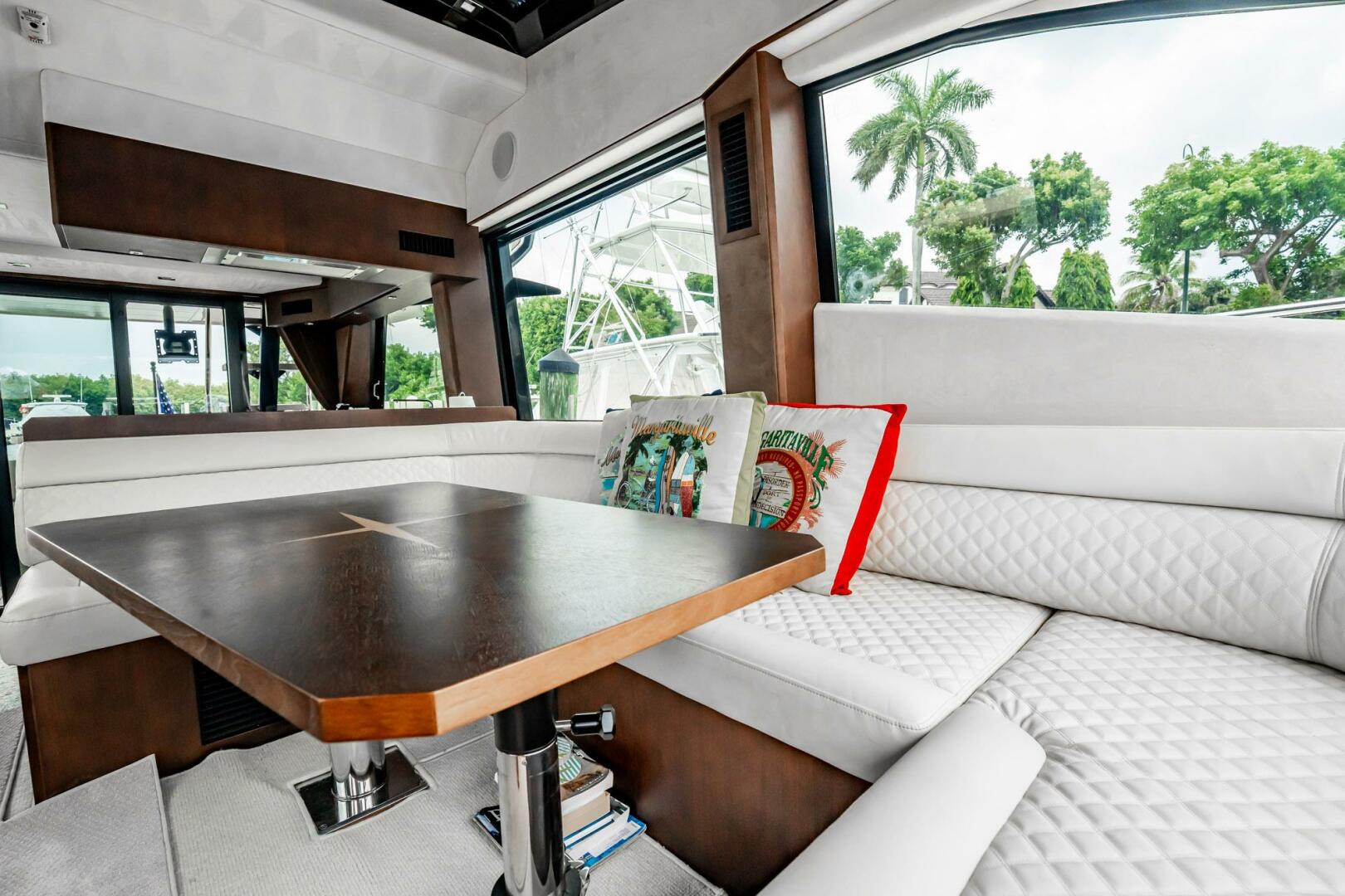 2017 Galeon 510 Skybridge - Image 8