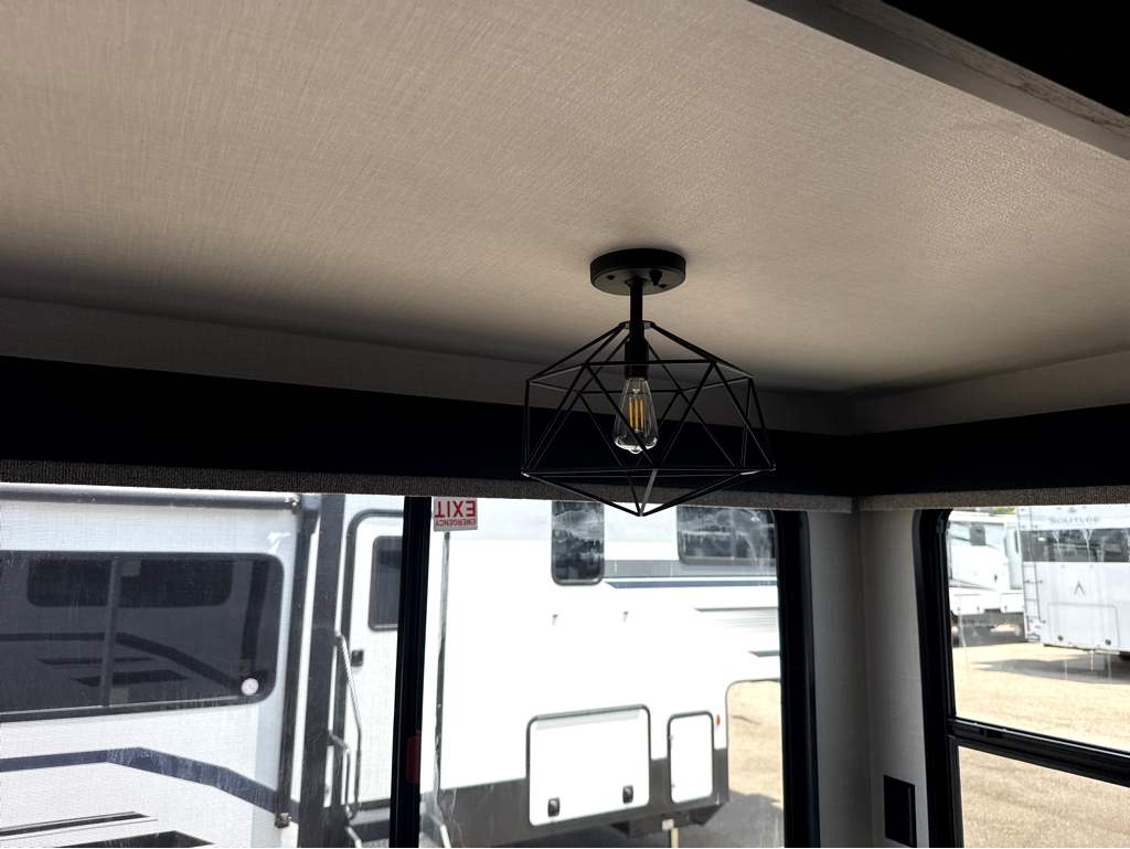 2027 VENTURE RV SPORTTREK 312VTB - Image 22