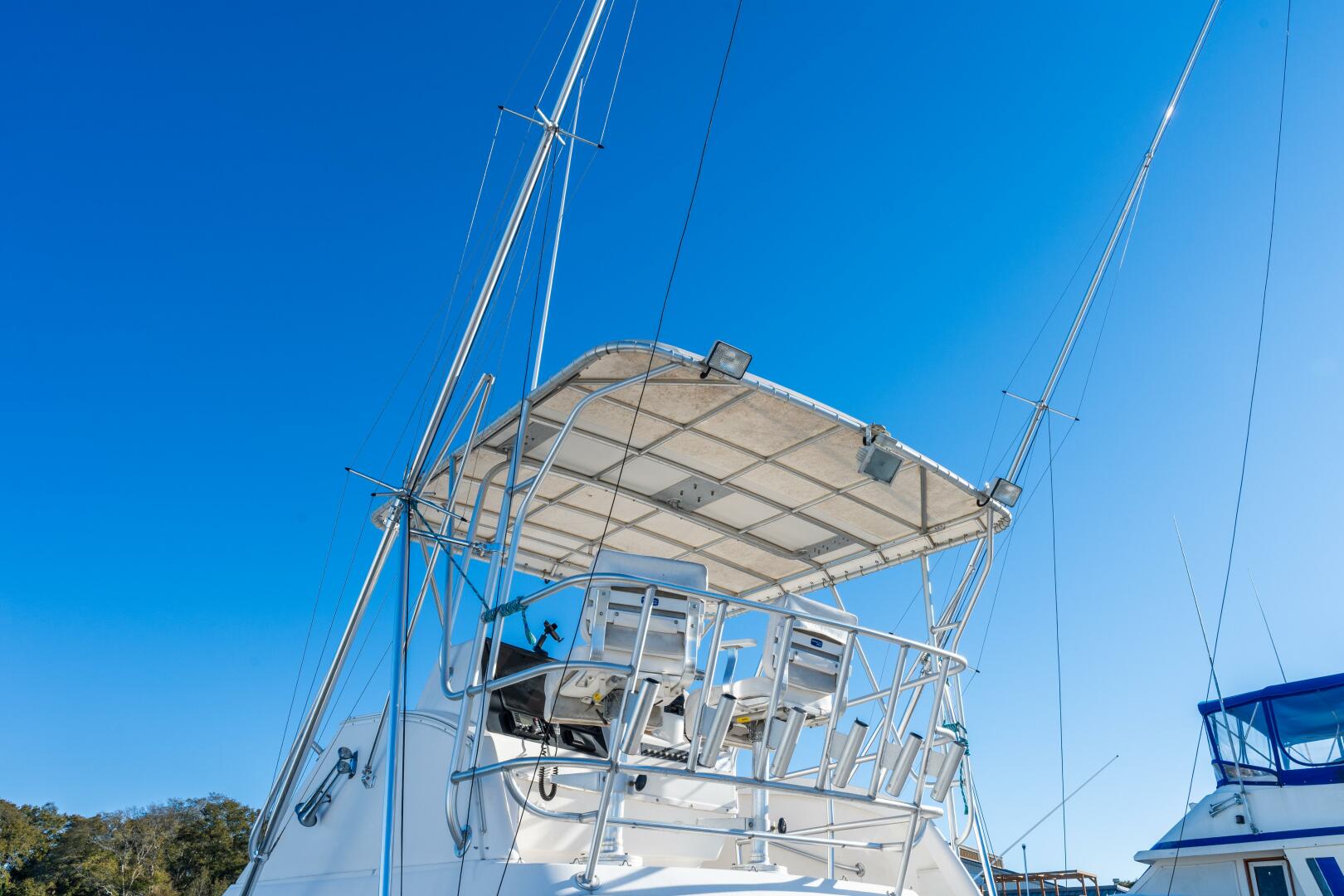 2004 Luhrs Convertible - Image 6