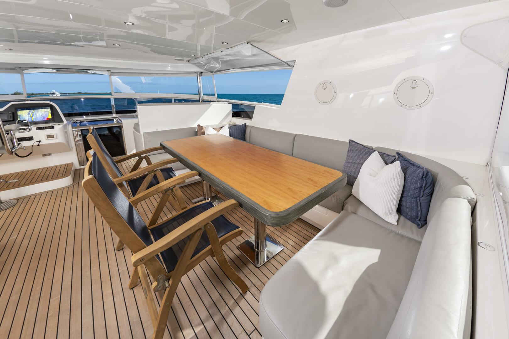 2017 Johnson 93 Flybridge - Image 15